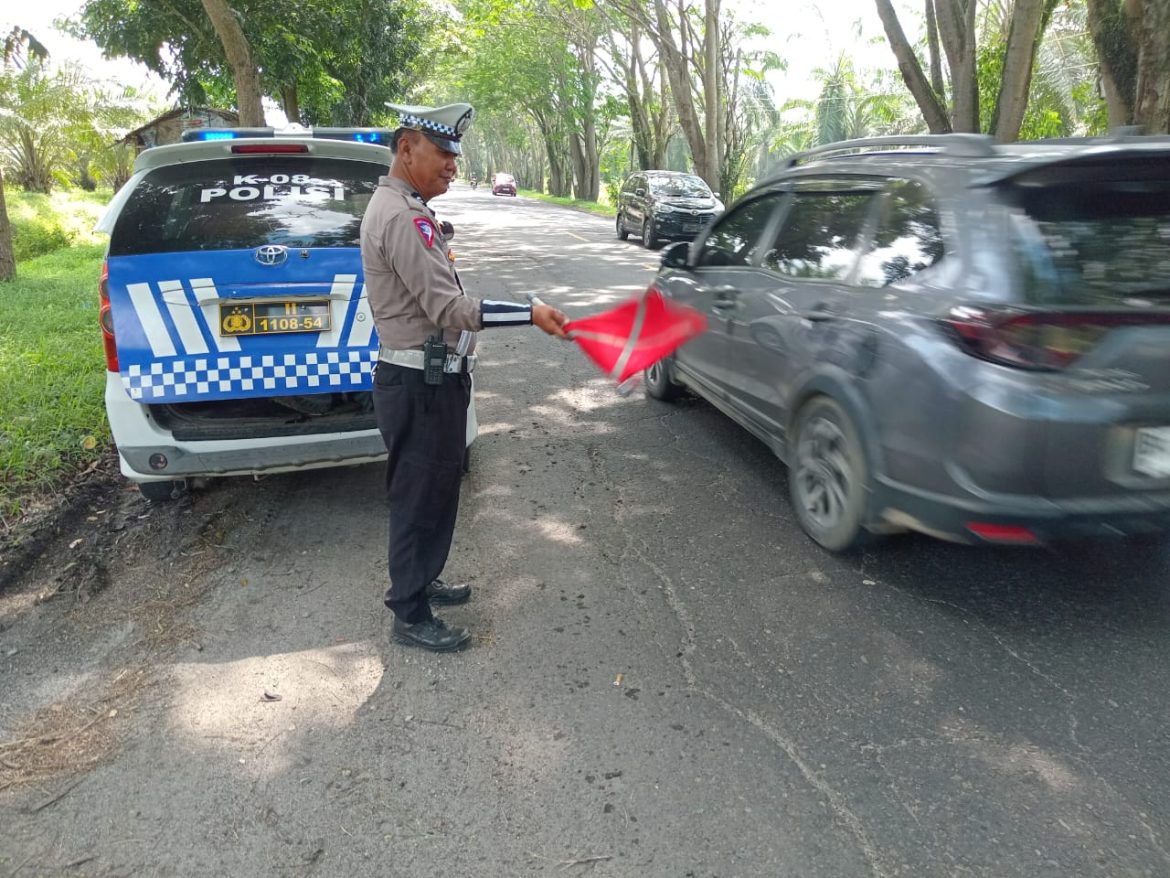 Sat Lantas Polres Batu Bara Patroli Kibas Bendera Disejumlah Lokasi