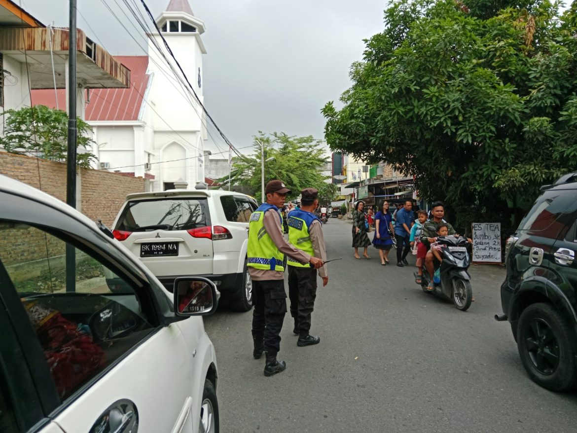 Polsek Padang Hilir Patroli Ibadah Minggu Kasih di Sejumlah Gereja