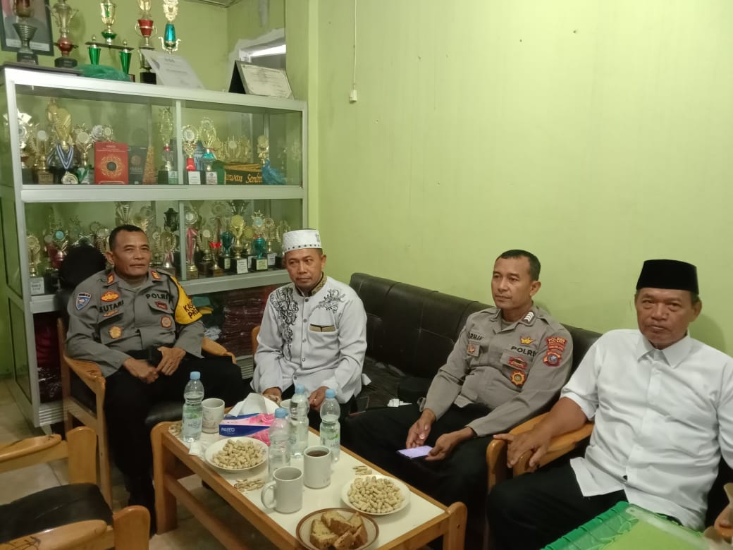 Kasat Binmas Polres Batu Bara Cooling System di MTS dan MAS AL-Wasliyah Petatal