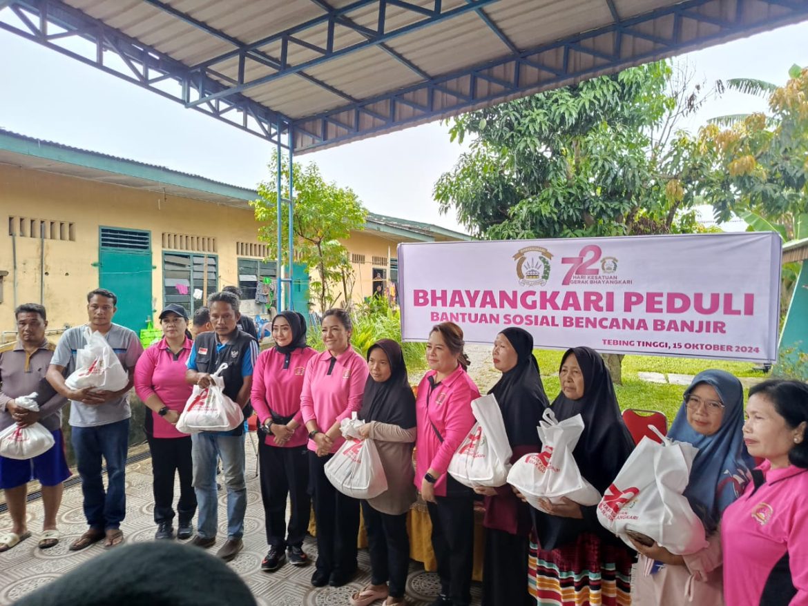 Kapolres Tebing Tinggi Sambut Kunjungan Ketua PD Bhayangkari Sumut Bakti Sosial Korban Banjir