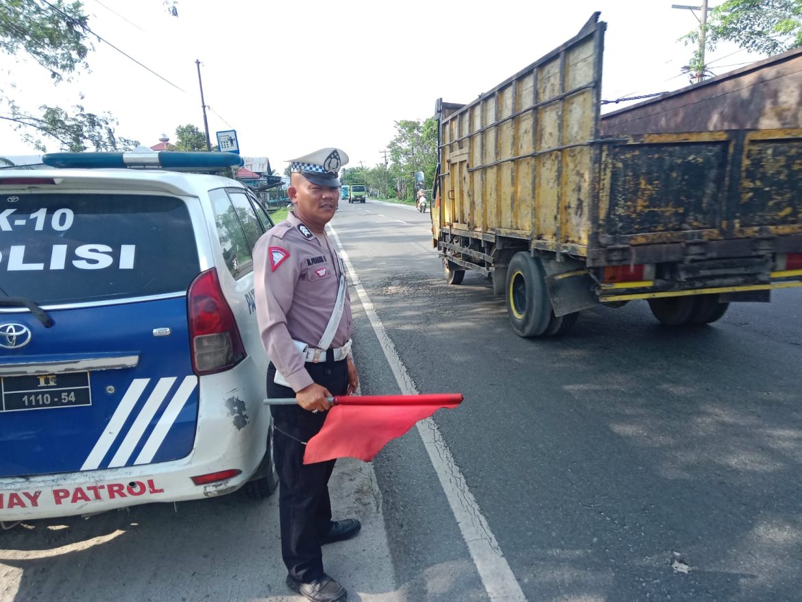 Ops Zebra Toba 2024 Sat Lantas Polres Batu Bara Laksanakan Patroli Kibas Bendera