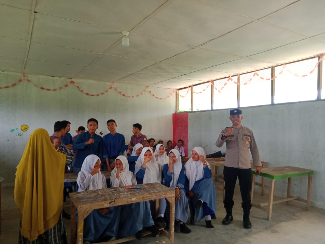 Sat Binmas Polres Batu Bara Police Goes to School Sampaikan Pesan Kamtibmas