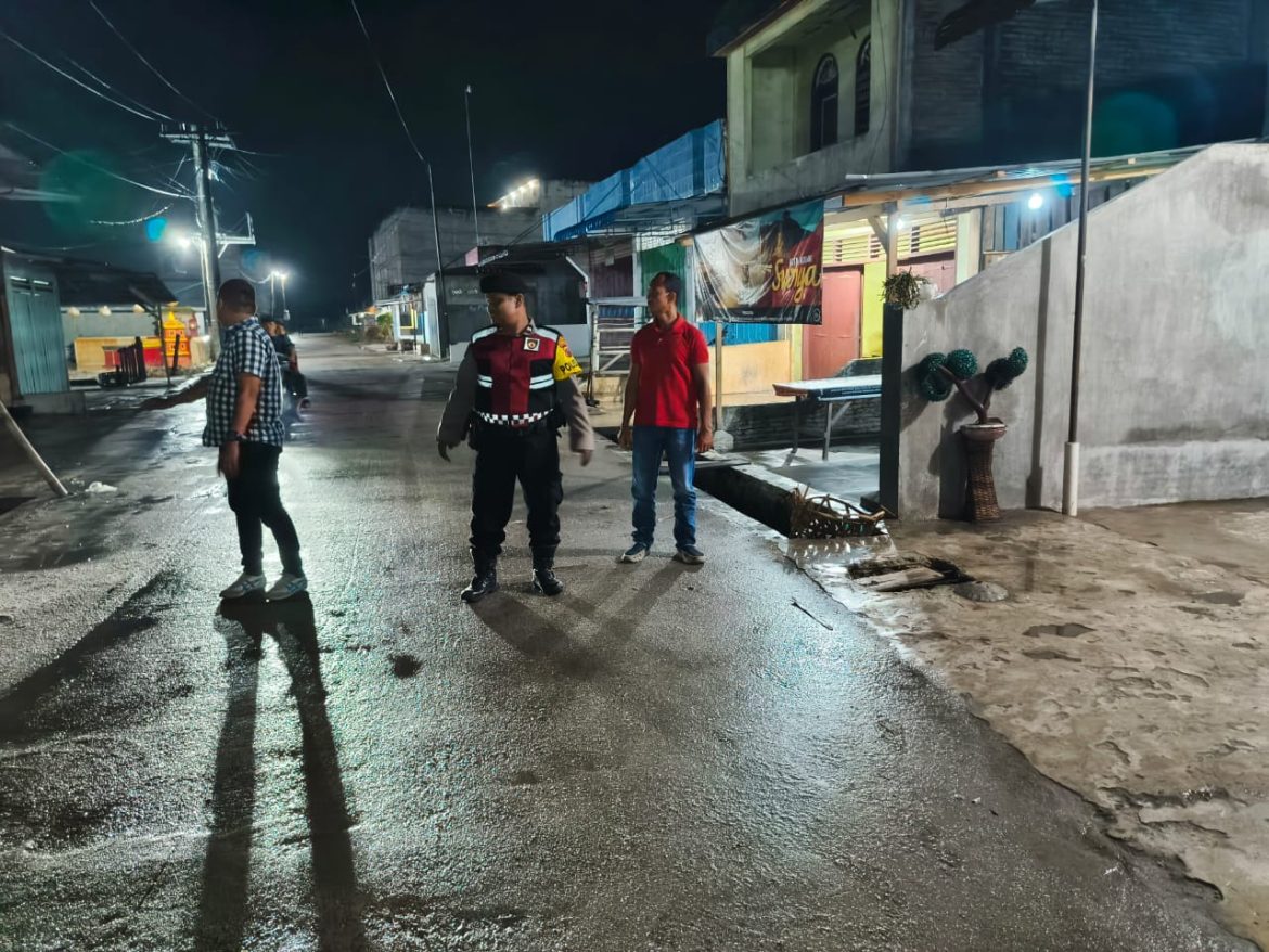 Personil Polsek Medang Deras Patroli Mobile Cegah Aksi Geng Motor