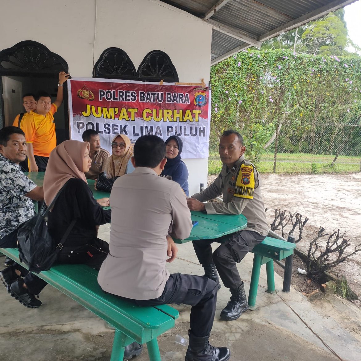 Kapolsek Lima Puluh AKP Tukkar L. Simamora, S.H, M.H Jumat Curhat dan Sambanga PT Lonsum Dolok Estate