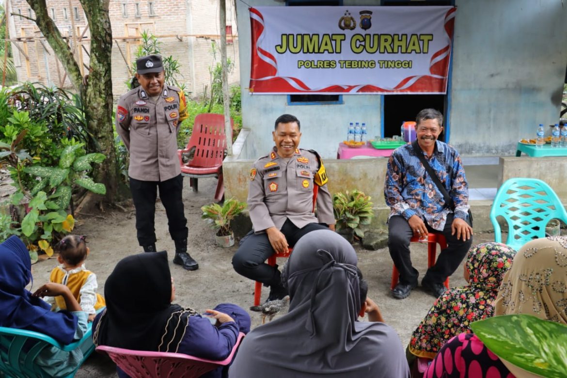 Jumat Curhat di Desa Bah Sumbu, Kapolres Tebing Tinggi Dengarkan Aspirasi Warga