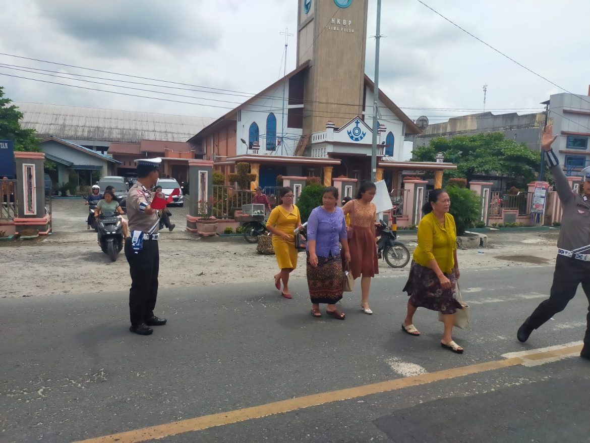 Gelar Situasi Kondusif, Polres Batu Bara Patroli Gereja