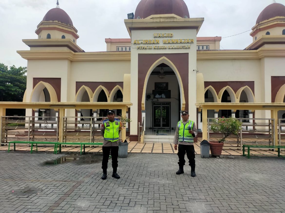 Polsek Tebing Tinggi Patroli dan Pengamanan Sholat Jumat di Mesjid Al-Ikhsan Wannajah