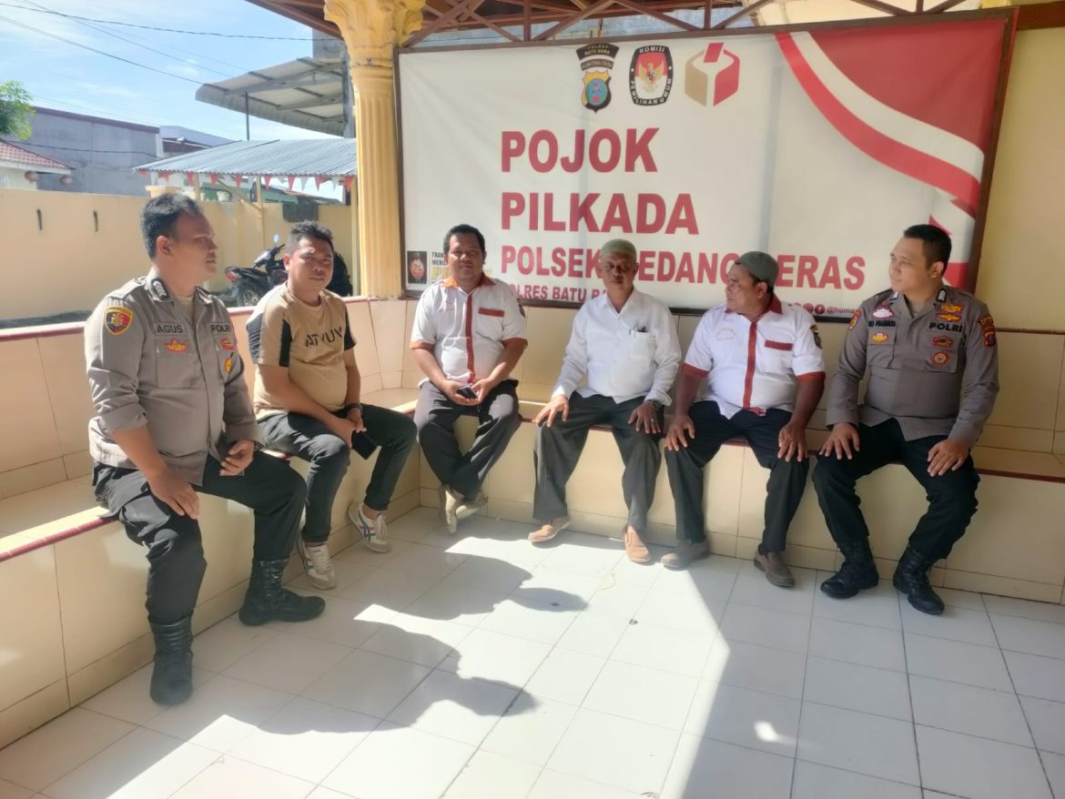 Kapolsek Medang Deras AKP Abdi Tansar, S.H, M.H Pojok Pilkada 2024 bersama Para Kadus