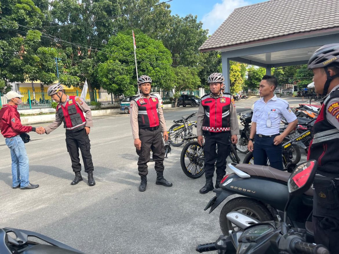 Patroli Bersepeda Sat Samapta Polres Tebing Tinggi Sambangi Masyarakat di Pusat Keramaian