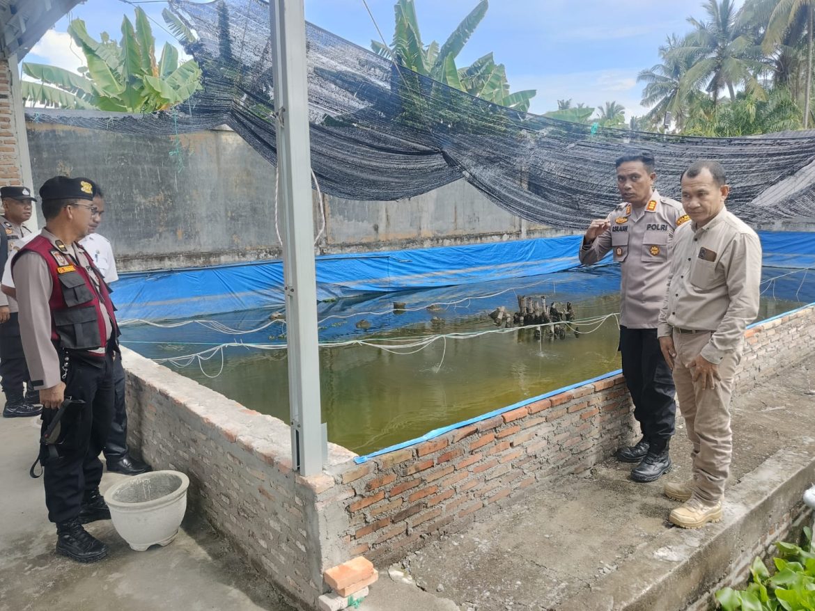 Bhabinkamtibmas Polsek Indrapura Ajak Warga Desa Aras Dukung Program 100 Hari Kerja Presiden