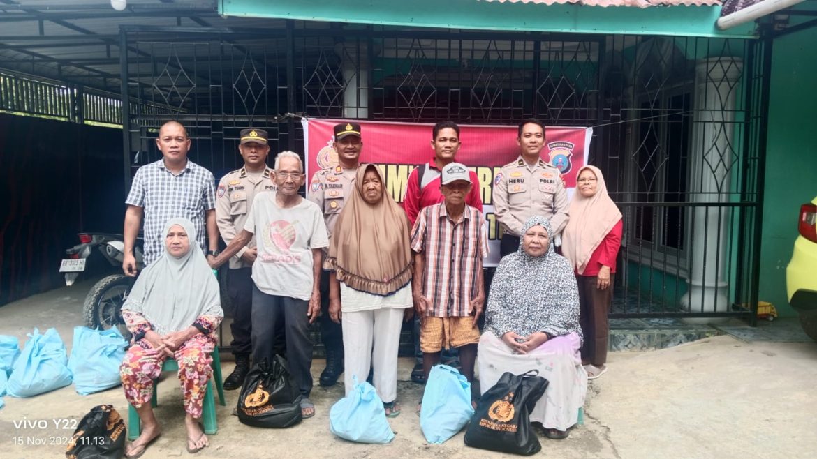 Gelar Jumat Berkah, Polres Tebing Tinggi Berikan Bantuan Sembako