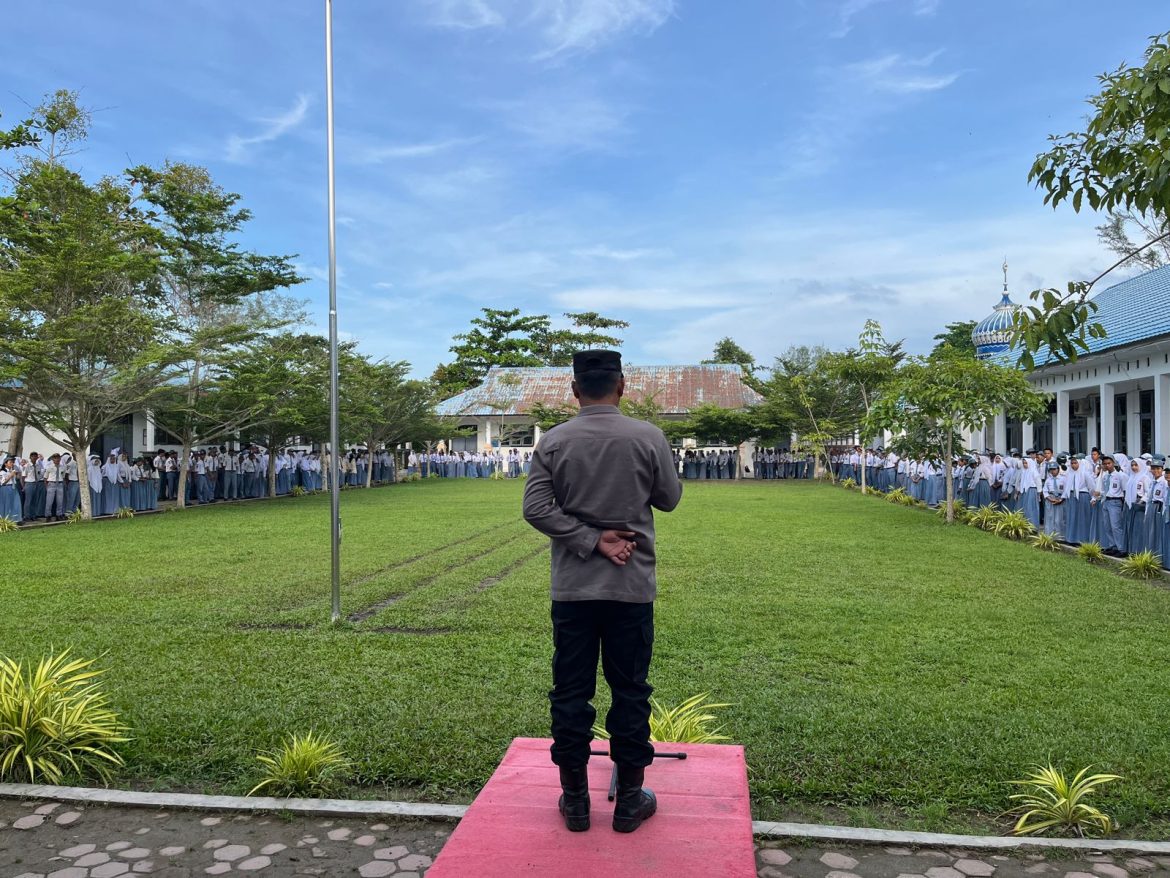 Kapolsek Indrapura Dorong Generasi Muda Jauhi Narkoba Melalui Program Police Goes to School