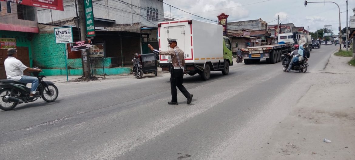 Berikan Kenyamanan, Sat Lantas Polres Batu Bara Gatur Lalin Tertib Berlalulintas