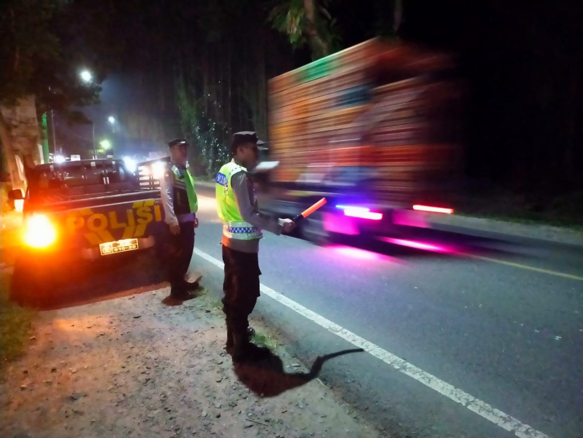 Patroli Blue Light Polsek Padang Hulu Antisipasi Kejahatan Jalanan dan Geng Motor