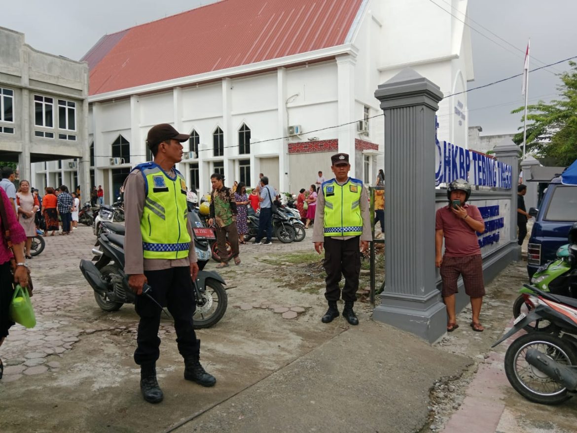 Polsek Padang Hilir Amankan Ibadah Minggu Dibeberapa Gereja