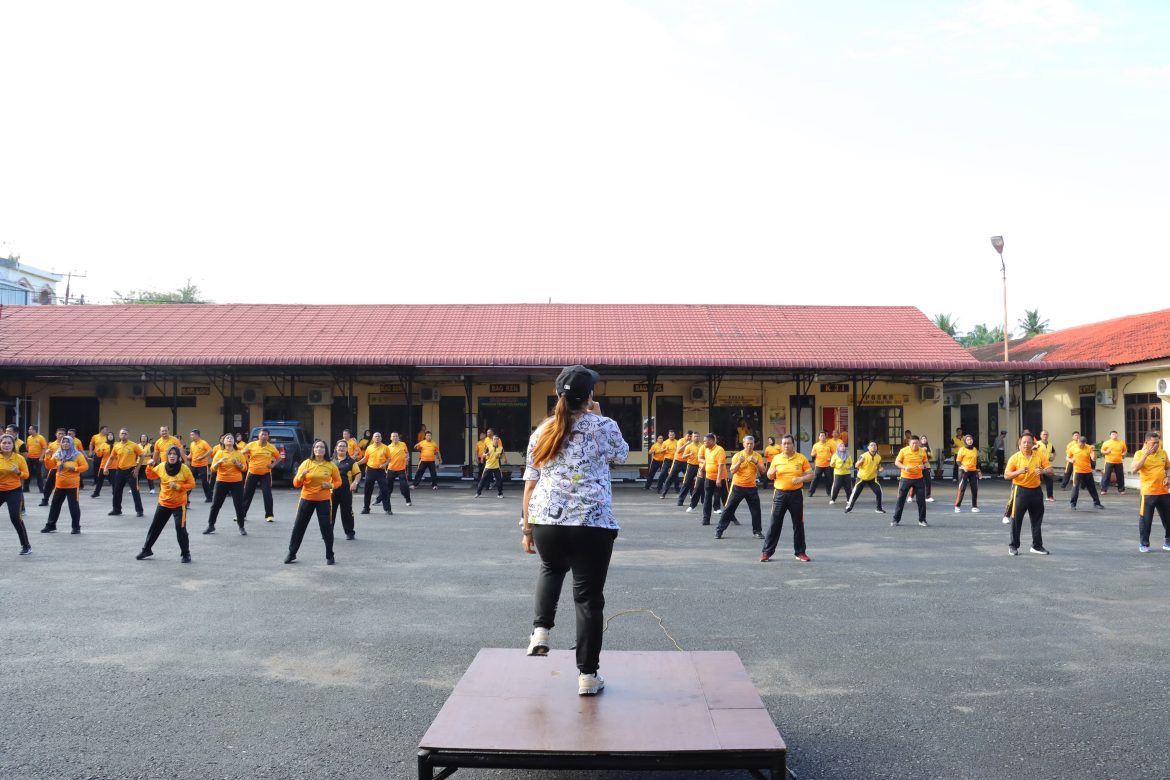 Personel Polres Tebing Tinggi Jaga Kebugaran Tubuh dengan Olahraga Pagi