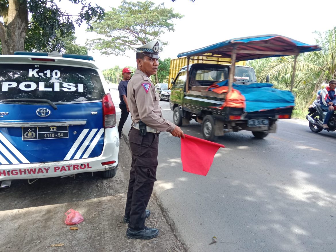 Cegah Kejahatan dan Kecelakaan, Satlantas Polres Batu Bara Gelar Patroli Kibas Bendera