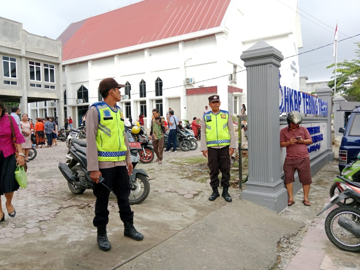 Polsek Padang Hilir Pengamanan Ibadah Minggu di Beberapa Gereja