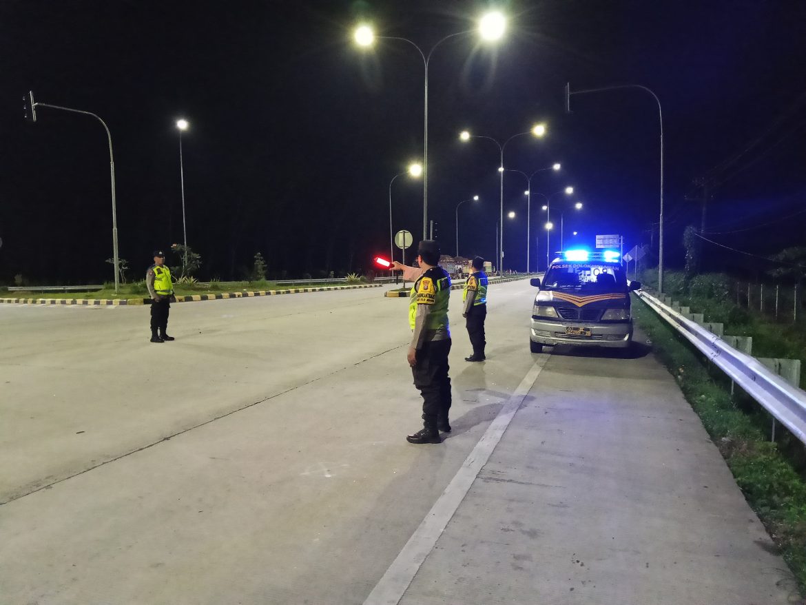 Polsek Dolok Merawan Patroli Blue Light Antisipasi Geng Motor