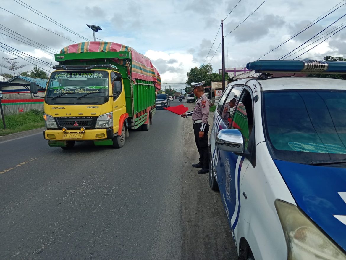 Sat Lantas Polres Batu Bara Patroli Kibas Bendera, Pastikan Kamseltibcar Lantas