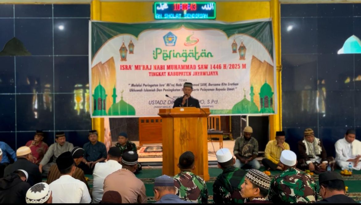 Peringati Isra Miraj, Satgas Yonif 641/Bru bersama Masyarakat Eratkan Ukhuwah Islamiah