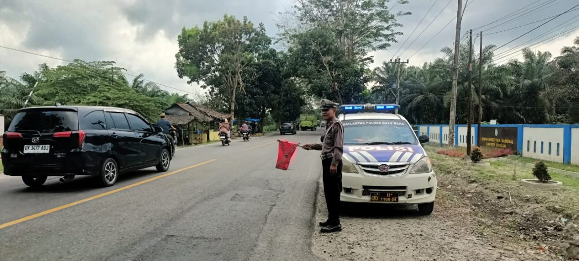 Sat Lantas Polres Batu Bara Patroli Kibas Bendera, Pastikan Arus Lalin Lancar