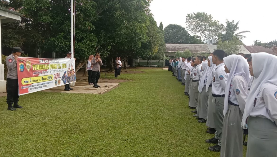 Polsek Sipispis Sosialisasi Rekrutmen Polri dan Sampaikan Pesan Kamtibmas