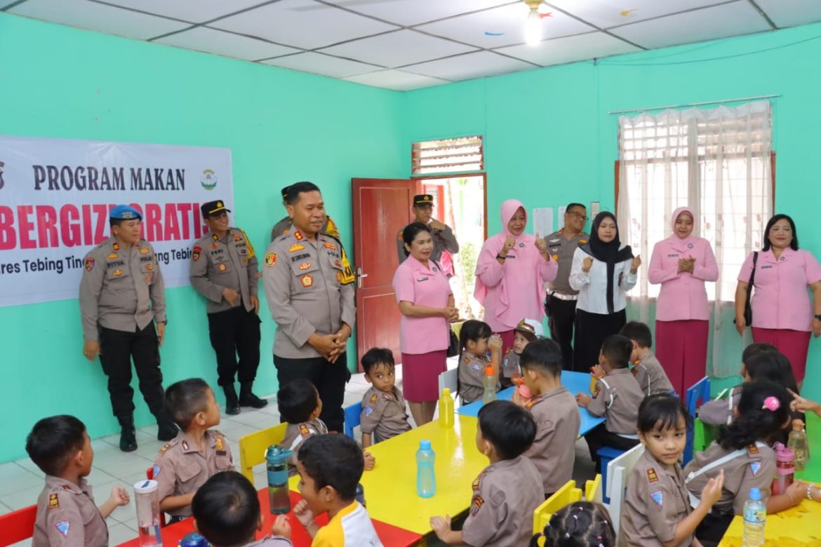 Program Makan Bergizi Gratis, Kapolres Tebing Tinggi Berbagi ke TK Kemala Bhayangkari 4