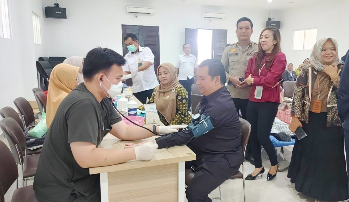 Perdana Pengadilan Negeri Sei Rampah Gelar Donor Darah Bersama Awak Media