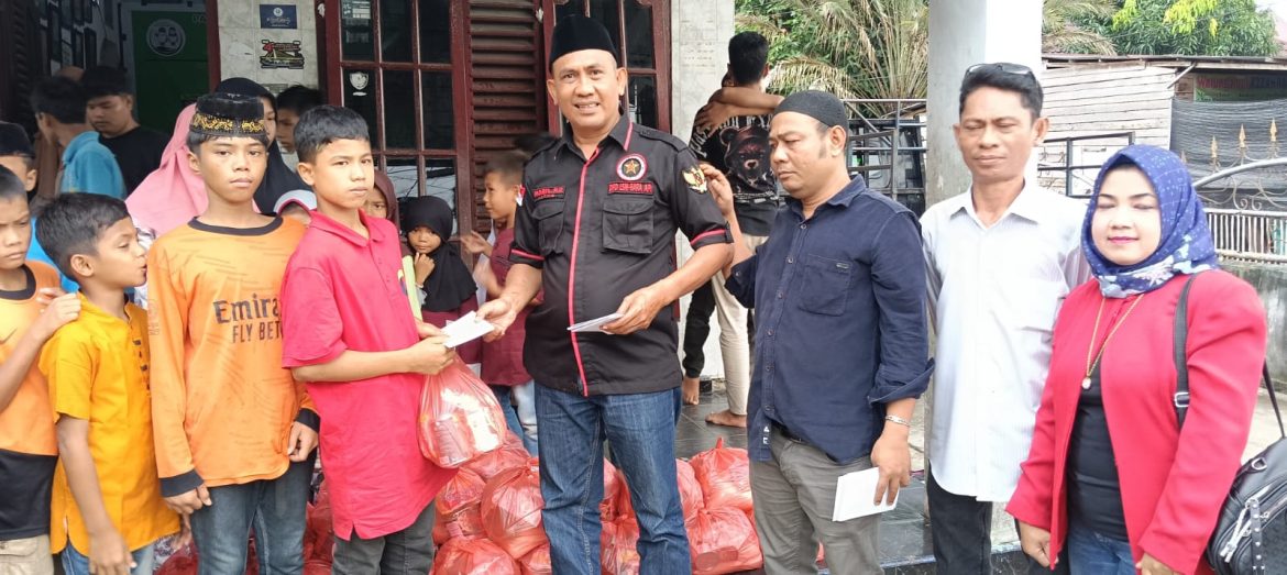 DPD LSM BARA API ADAKAN BAKTI SOSIAL , SANTUNI ANAK YATIM