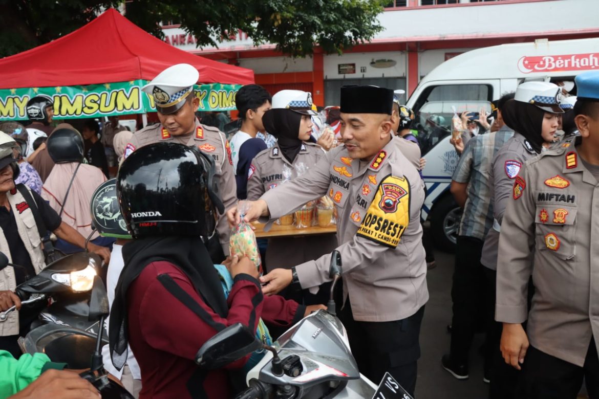 Lagi, Polresta Pati Bagikan 2000 Paket Takjil di Bulan Ramadhan Kini Sasar Pengguna Jalan