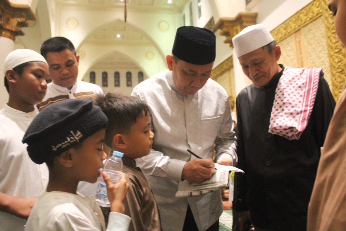 Semarakkan Ramadhan 1446 H, Pangdam XII/Tpr Sampaikan Kultum di Masjid Raya Mujahidin