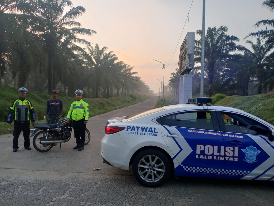 Ramadhan Suci, Sat Lantas Polres Batu Bara Patroli Subuh Antisipasi Balap Liar