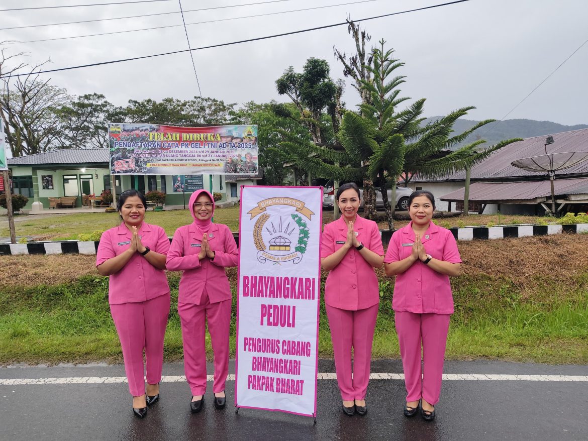 Kapolres Pakpak Bharat Didampingi PJU dan Bhayangkari Berbagi Takjil Berbuka Puasa