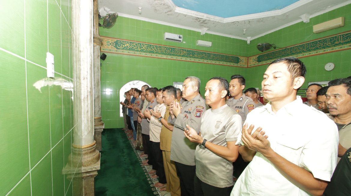 Polres Sergai Gelar Sholat Ghoib Gugurnya 3 Anggota Polri Dalam Tugas di Way Kanan