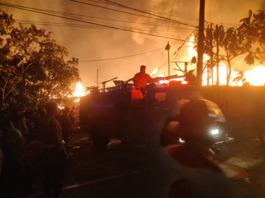 Kebakaran di Gudang Kayu 88, Polres Tebing Tinggi Selidiki Penyebabnya