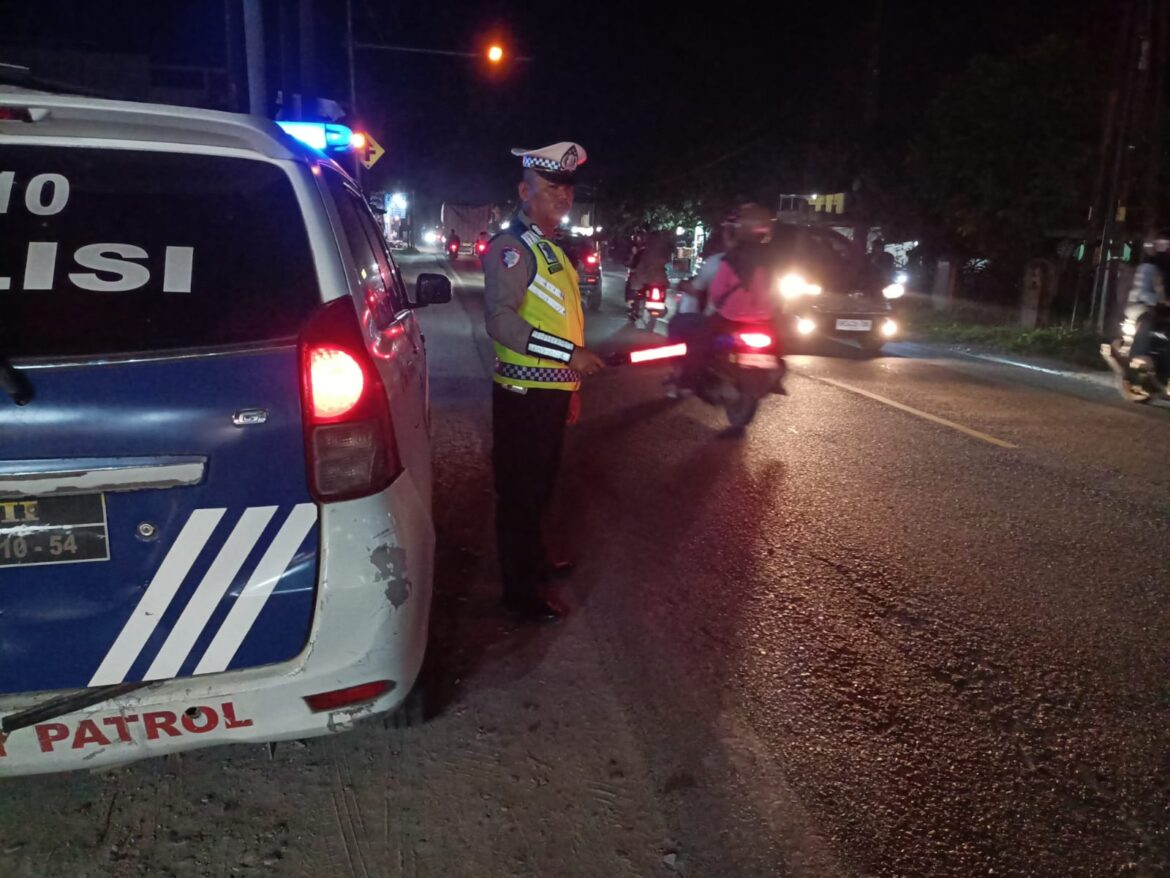 Sat Lantas Polres Batu Bara Patroli Blue Light Cegah Kemacetan