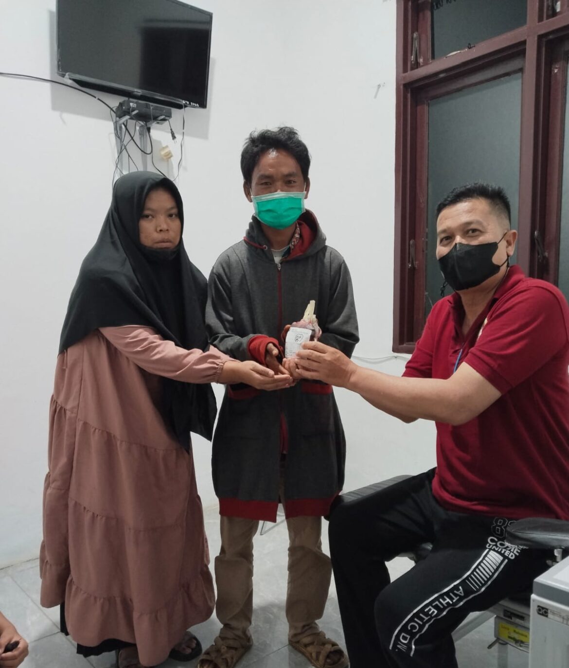 Sinergitas Polri Dengan RSUD Salak Ps. Kasi Humas Polres Pakpak Bharat Donor Darah
