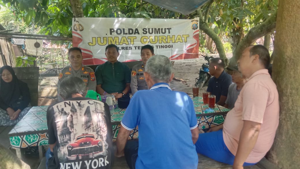 Kapolsek Tebing Tinggi AKP Budi Sihombing Jumat Curhat di Desa Sei Serimah