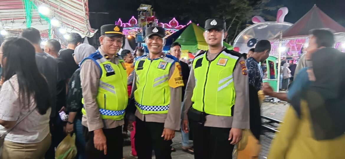 Polsek Padang Hilir Pengamanan Pasar Malam Gebyar Idul Fitri 1446 H