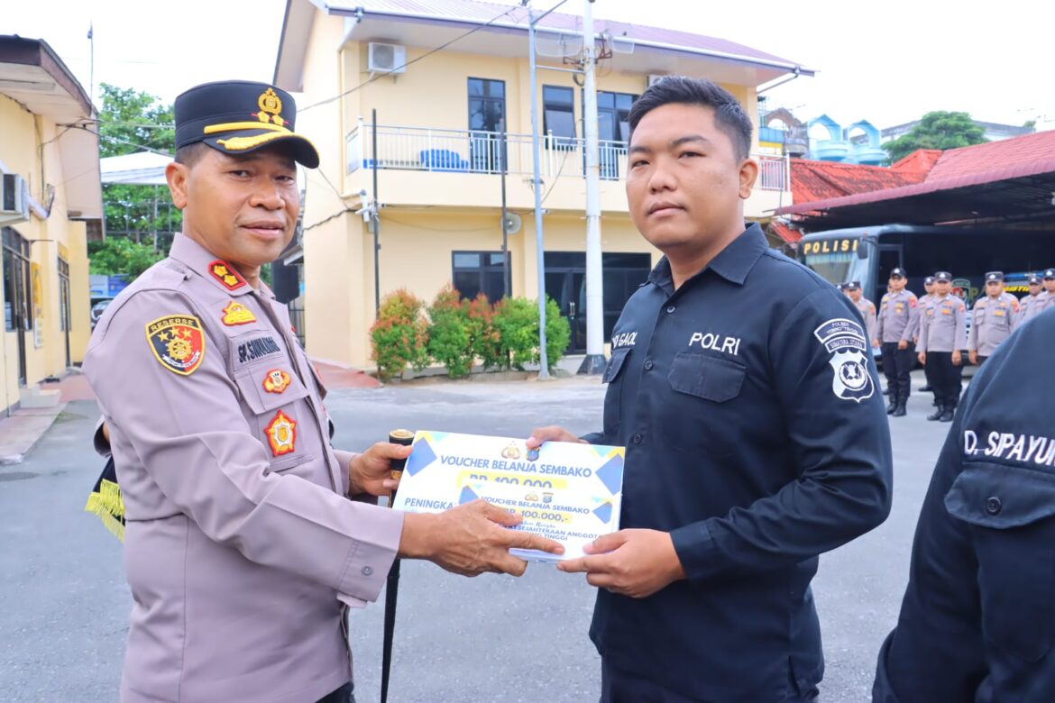 Kapolres Tebing Tinggi Berikan Reward Operator Beyond Trust Presisi