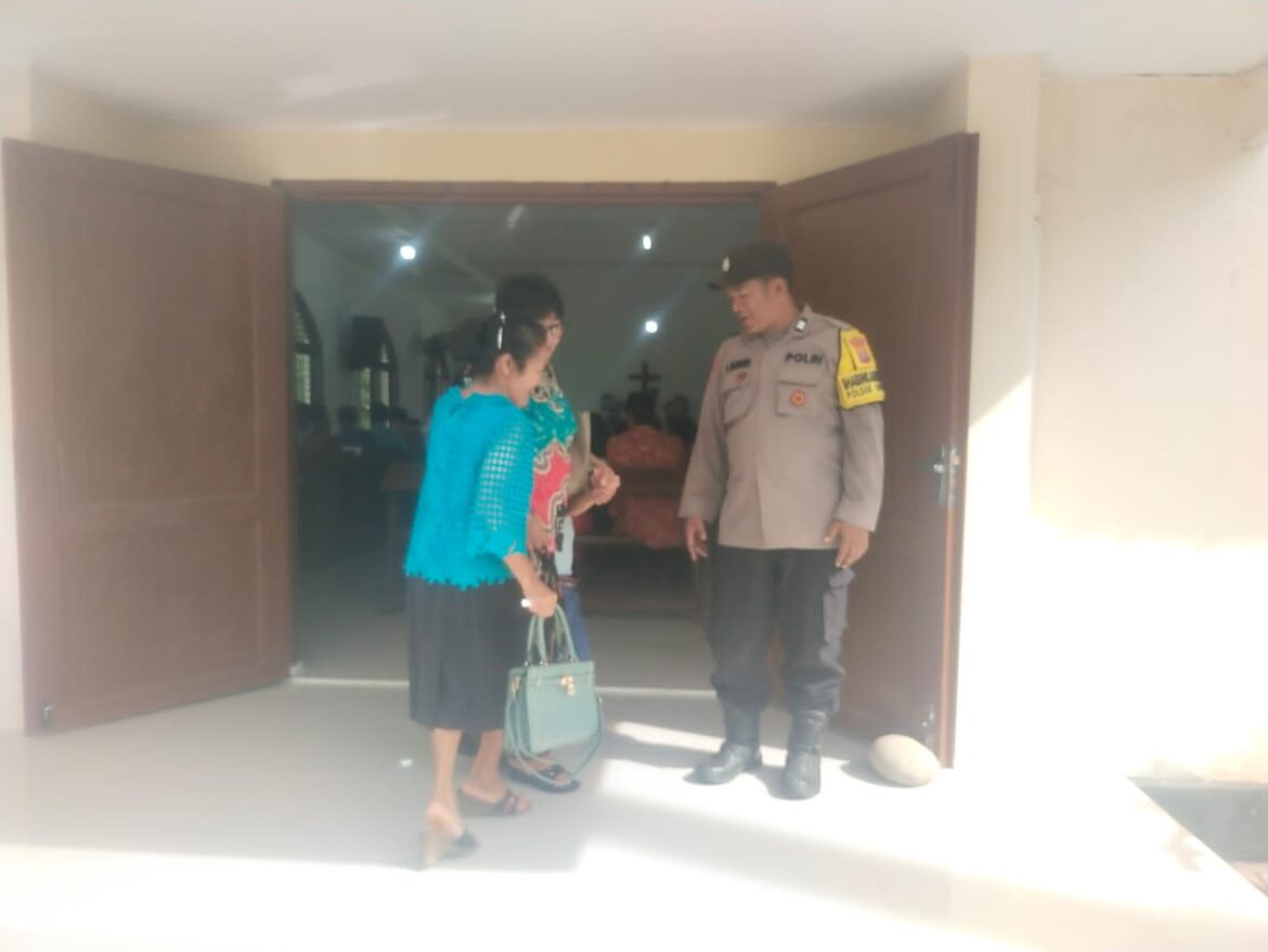 Polsek Sipispis Patroli Pengamanan Ibadah Minggu Kasih di Gereja Oikumene