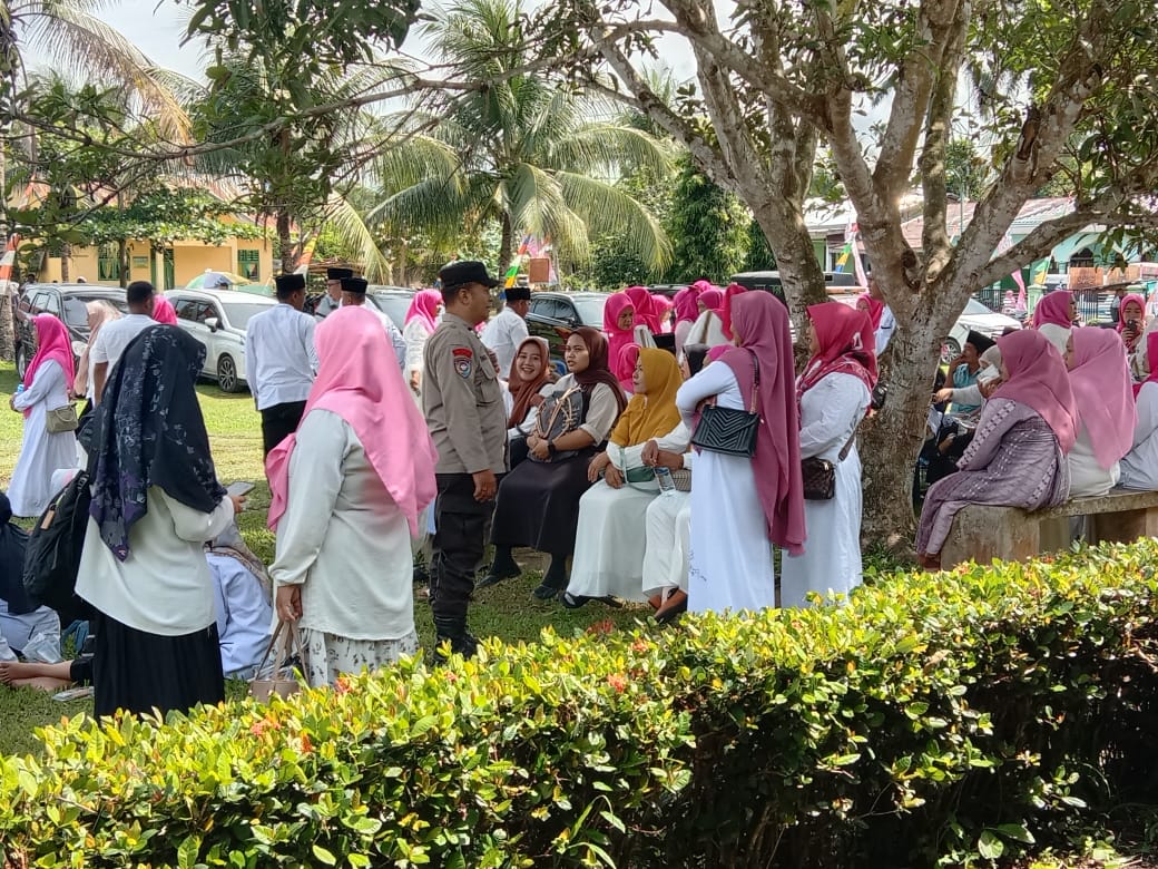 Polsek Sipispis Pengamanan Pengajian Akbar Majelis Ta’lim Muslimah Dambaan