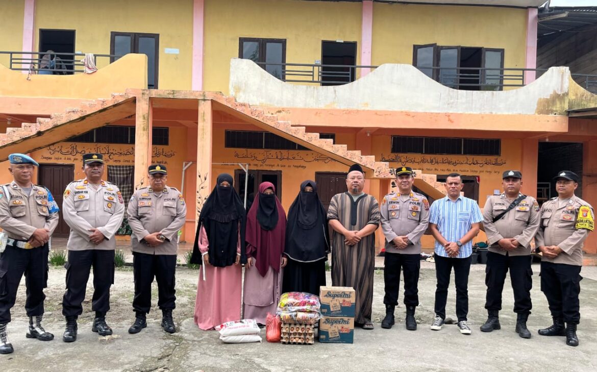 Polres Sergai Berbagi Kebaikan di Jumat Berkah