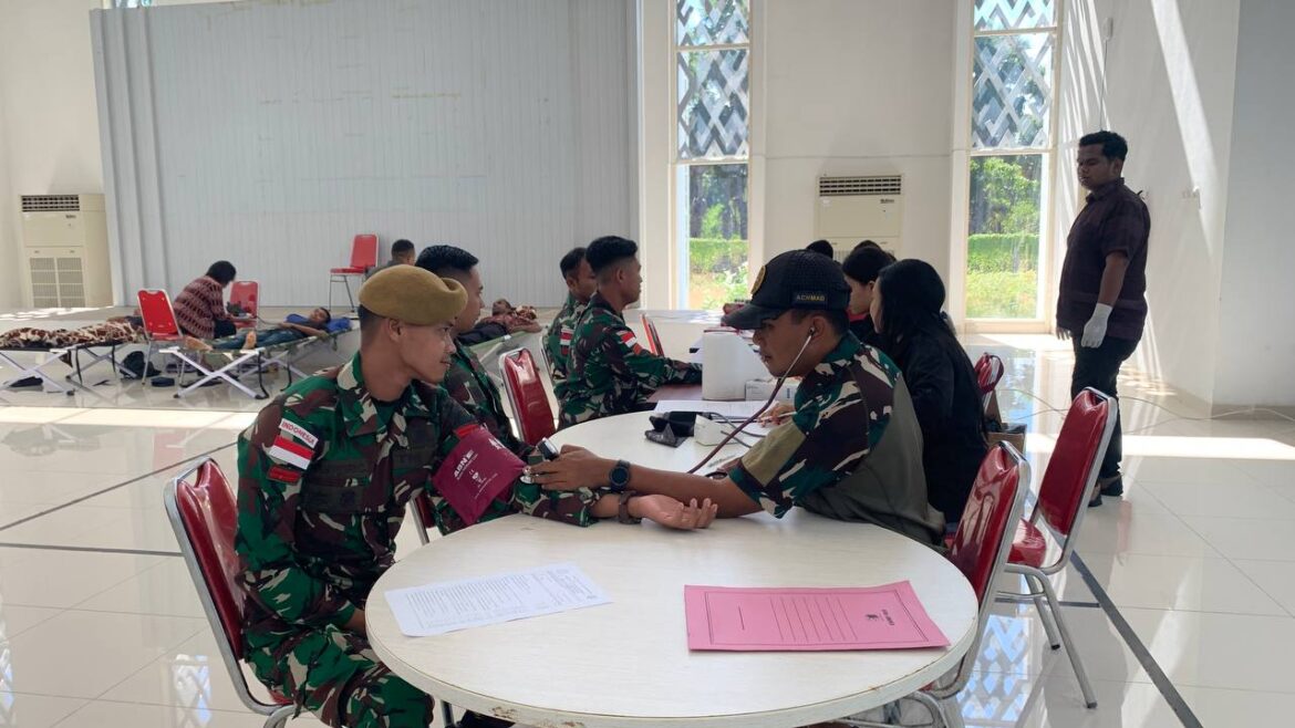 Satgas Pamtas RI–RDTL Yonarhanud 15/DBY Gelar Donor Darah di PLBN Wini