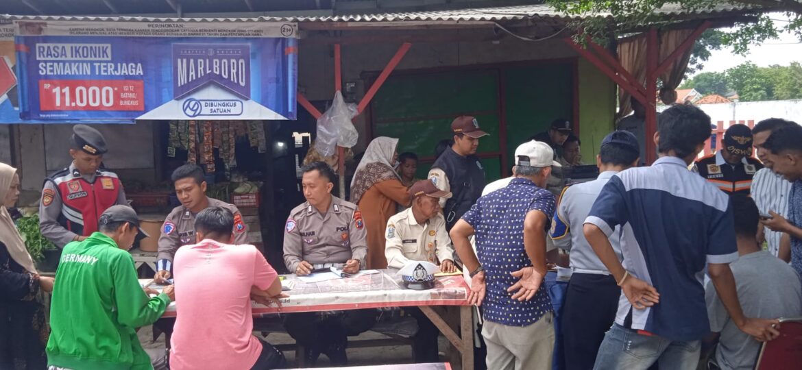 Kasatlantas Polres Sampang Pimpin Operasi Gabungan di Jalan Ciputat Banyuates