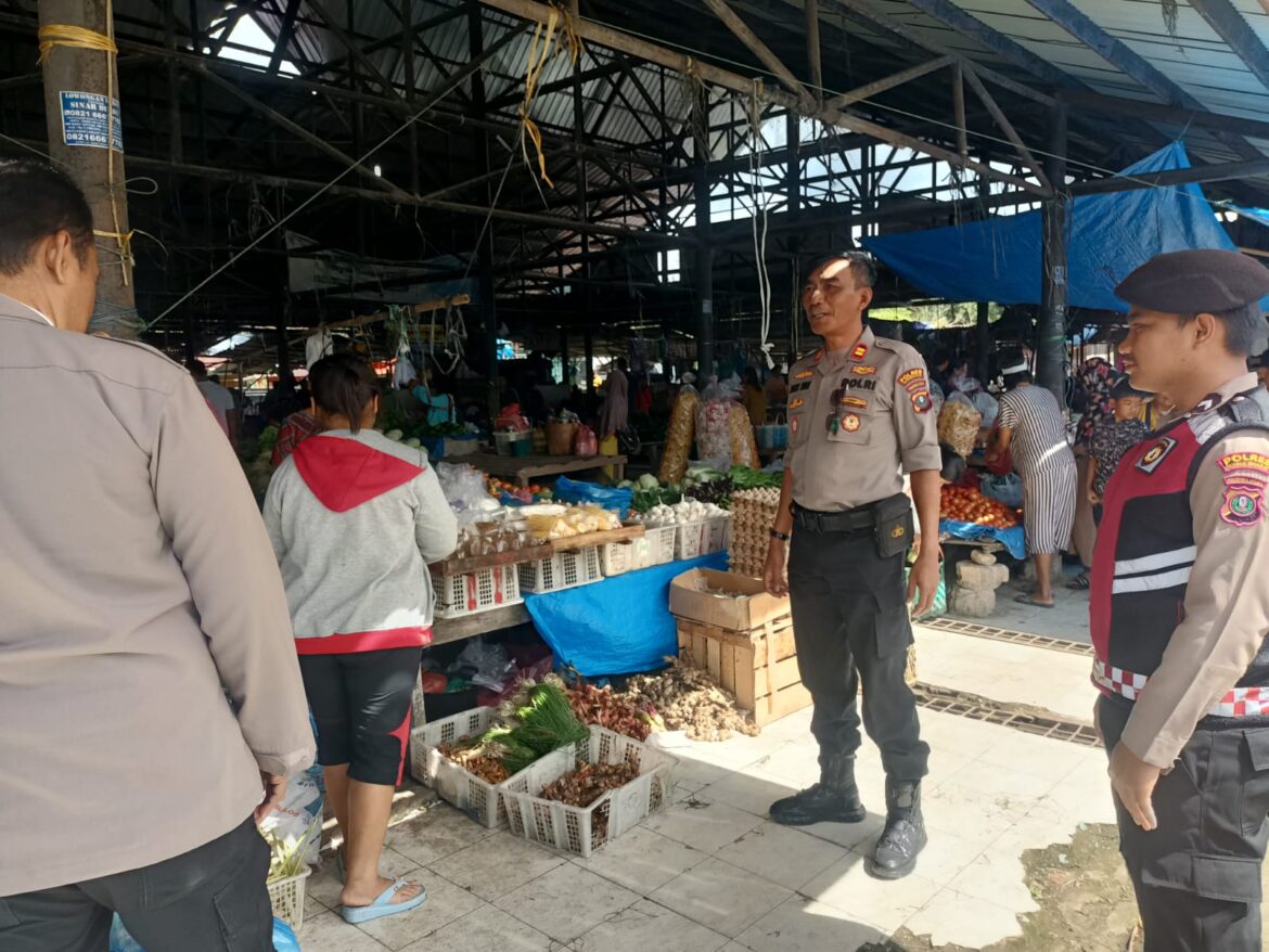 Kasat Samapta Polres Pakpak Bharat Pimpin KRYD di Pasar Rakyat Onan Klohi