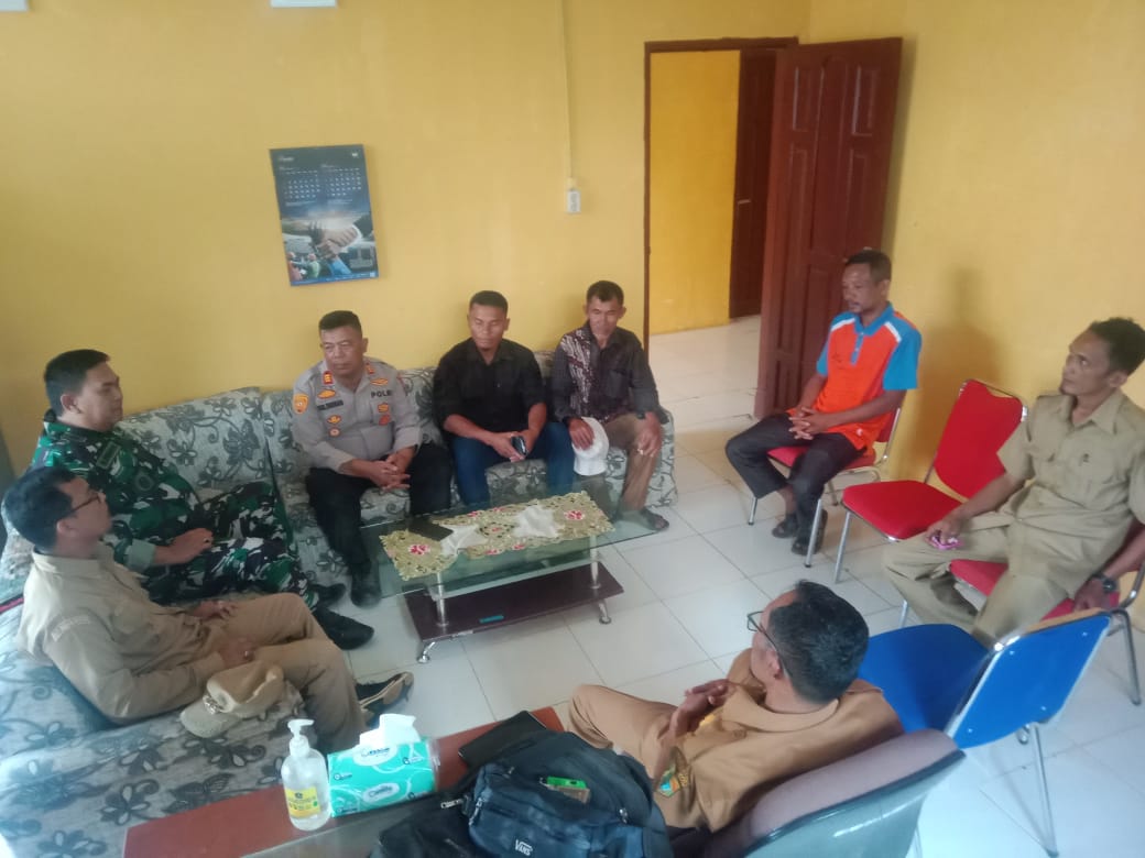 Dampak Musim Kemarau Dan Antisipasi Karhutla Kapolsek Salak Bersama Forkopimca Lakukan Koordinasi