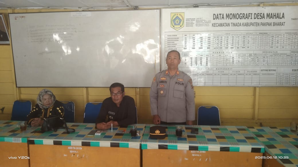 Jalin Sinergitas Kapolsek Sukaramai Hadiri Pelantikan Perangkat Desa Mahala