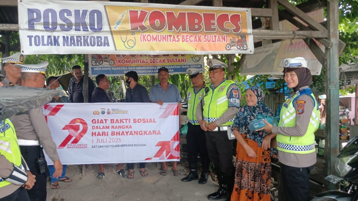 Sambut HUT Bhayangkara Ke-79 Sat Lantas Polres Sergai Berbagi Sembako dan Nasi Bungkus